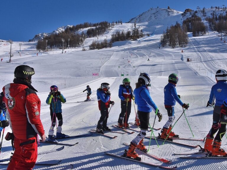 L’obbligo del casco per gli allenatori nelle piste di allenamento